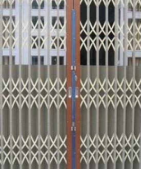 CỬA K&Eacute;O ĐỨC