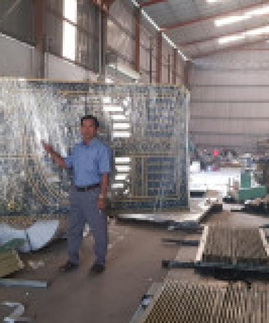 CỬA XUẤT XƯỞNG 1
