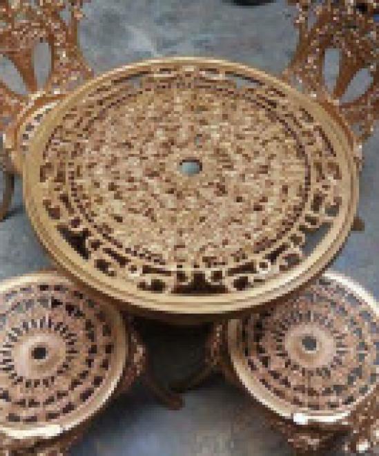 b&agrave;n ghế nh&ocirc;m đ&uacute;c 02