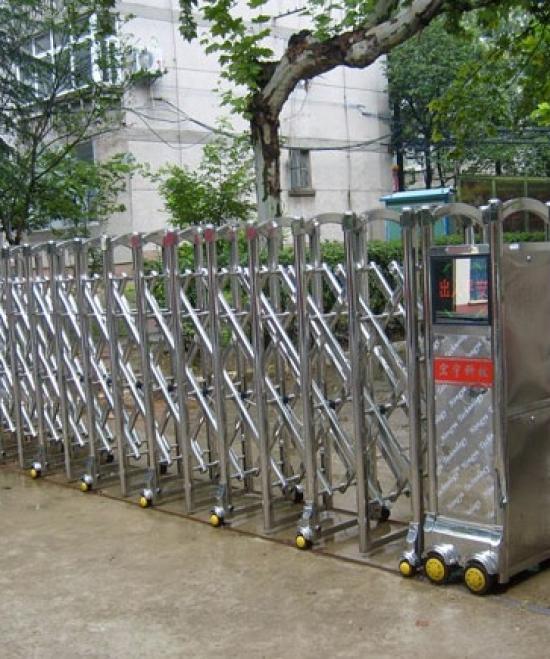 CỬA CỔNG XẾP TỰ ĐỘNG ldt 3